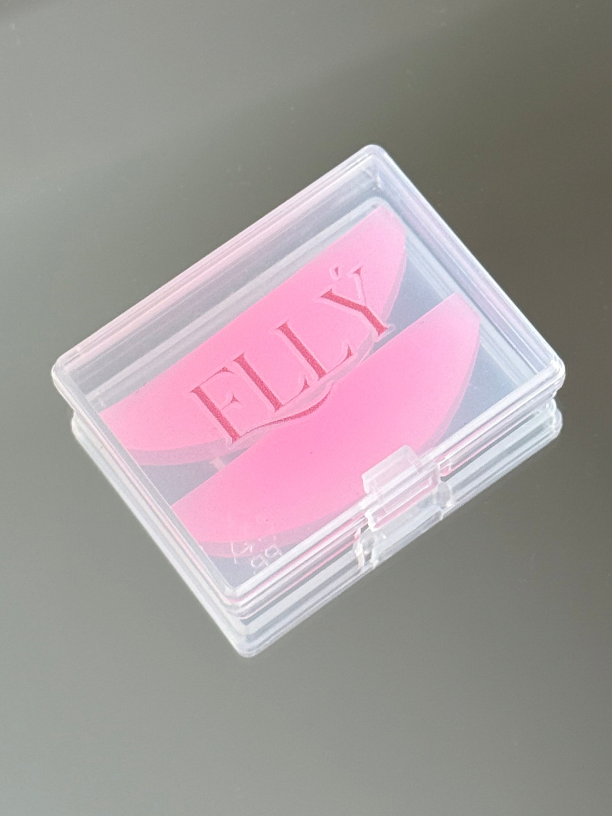 ELLÝ Flat Shields